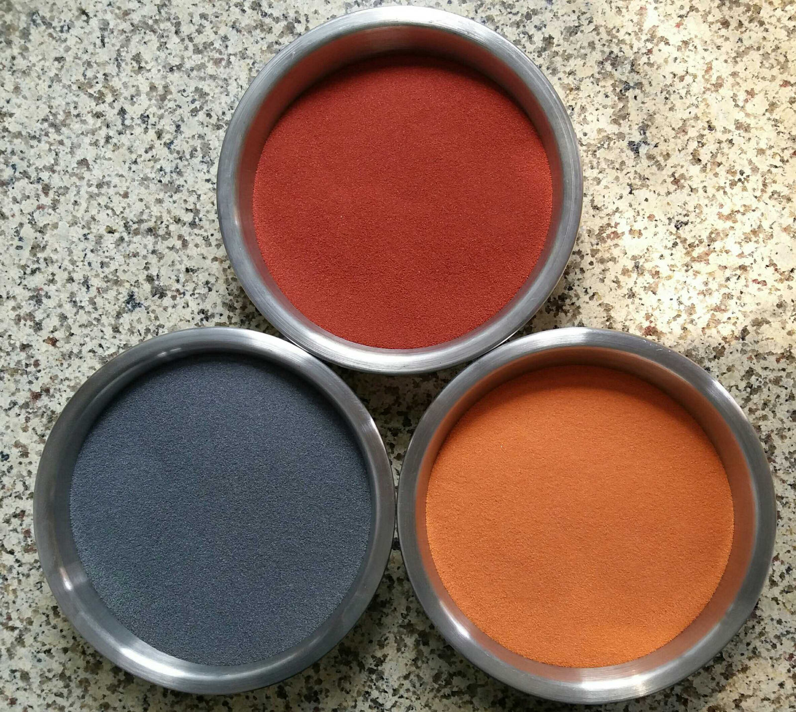 Comprehensive analysis of the excellent performance of natural colored sand by colored sand manufacturers